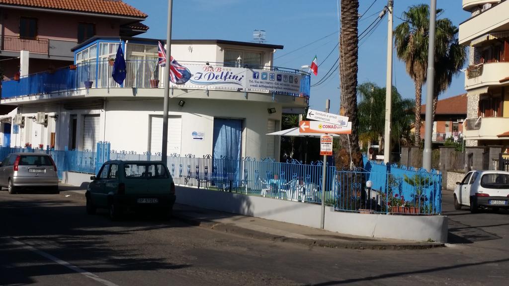 Bed and Breakfast Beb I Delfini Di Casa Paola Mascali Zewnętrze zdjęcie