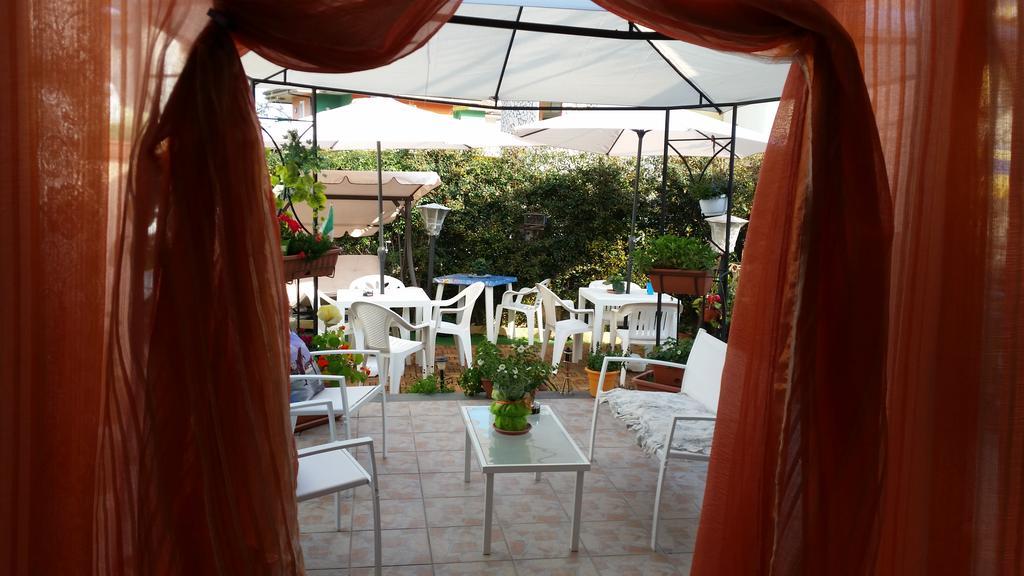 Bed and Breakfast Beb I Delfini Di Casa Paola Mascali Zewnętrze zdjęcie